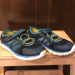 Surprize by StrideRite boys size 12 mesh sneakers